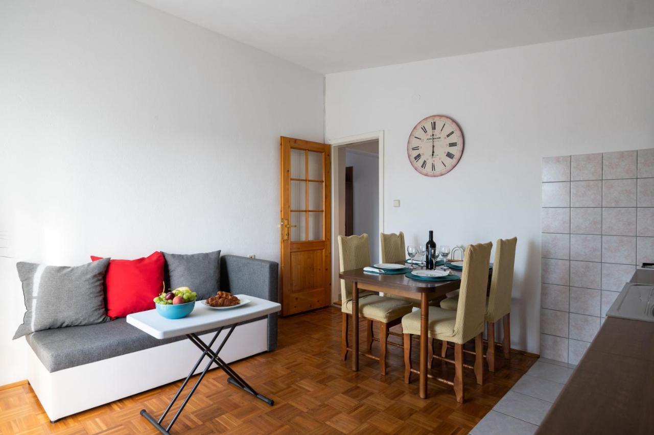 Marina'S Apartments Ražanac Eksteriør billede