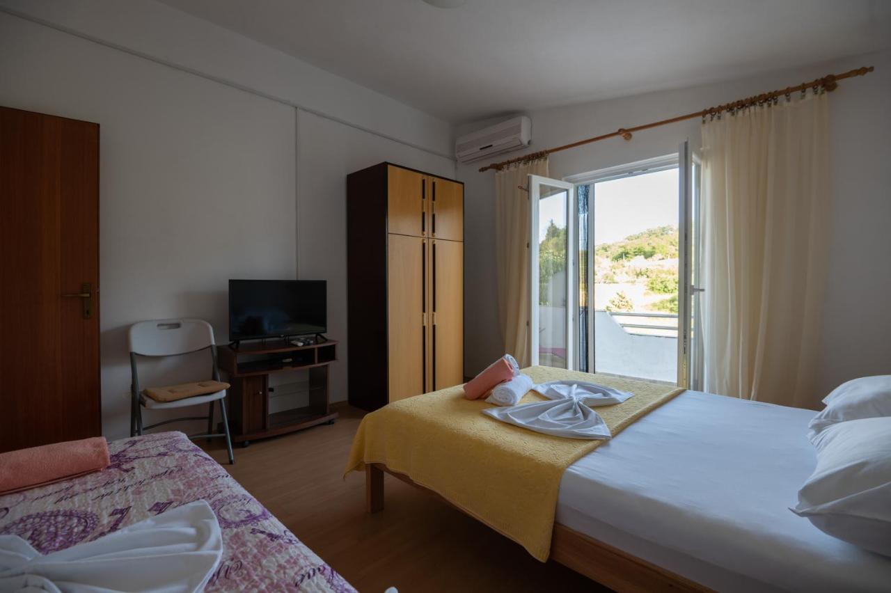 Marina'S Apartments Ražanac Eksteriør billede